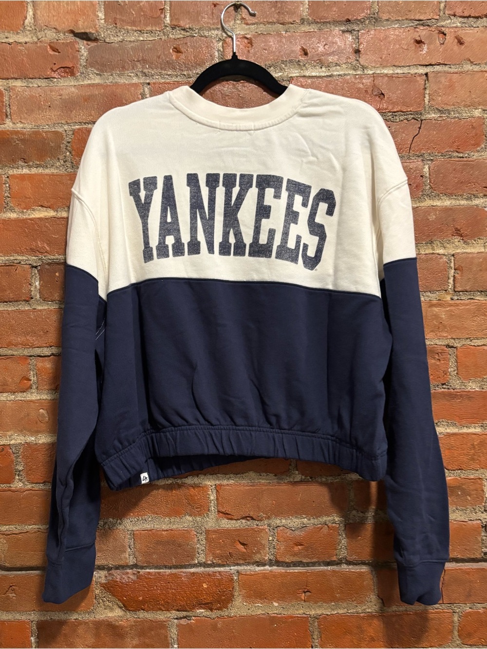 '47 Two-Tone New York Yankees Crewneck Sweatshirt - Picture 2 of 5